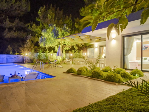  gece  -  Kasım
  | Kalkan İslamlar'da Korunaklı Aile Villası: 5 Kişilik Özel Havuzlu Tatil Cenneti