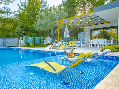  gece  -  Kasım
  | Kalkan İslamlar'da Korunaklı Aile Villası: 5 Kişilik Özel Havuzlu Tatil Cenneti