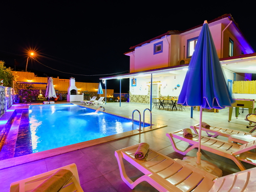 gece - Kasım
| Kalkan Sarıbelen Muhafazakar Villa (6 Kişilik, Jakuzili, Doğa İçinde)