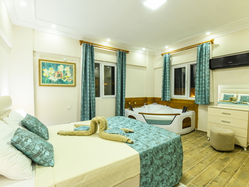 gece - Kasım
| Kalkan Sarıbelen Muhafazakar Villa (6 Kişilik, Jakuzili, Doğa İçinde)