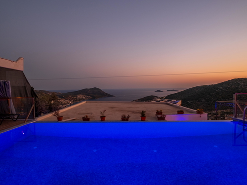 gece - Kasım
| Kalkan Akbel’de Jakuzili Özel Havuzlu Kiralık Villa
