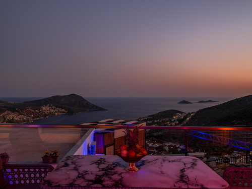 gece - Kasım
| Kalkan Akbel’de Jakuzili Özel Havuzlu Kiralık Villa