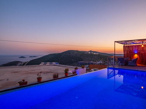  gece  -  Kasım
  | Kalkan Akbel’de Jakuzili Özel Havuzlu Kiralık Villa