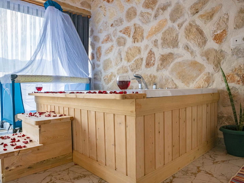  gece  -  Kasım
  | Antalya Kalkan Sarıbelen'de Doğanın Kalbinde Özel Havuzlu Jakuzili Lüks Tatil Deneyimi