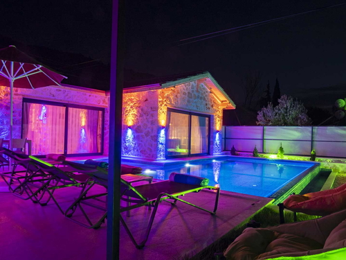  gece  -  Kasım
  | Antalya Kalkan Sarıbelen'de Doğanın Kalbinde Özel Havuzlu Jakuzili Lüks Tatil Deneyimi