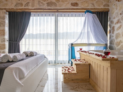  gece  -  Kasım
  | Antalya Kalkan Sarıbelen'de Doğanın Kalbinde Özel Havuzlu Jakuzili Lüks Tatil Deneyimi