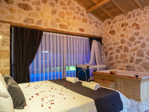 gece - Kasım
| Antalya Kalkan Sarıbelen'de Doğanın Kalbinde Özel Havuzlu Jakuzili Lüks Tatil Deneyimi