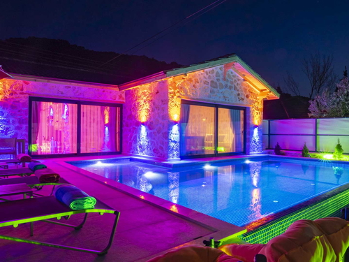 gece - Kasım
| Antalya Kalkan Sarıbelen'de Doğanın Kalbinde Özel Havuzlu Jakuzili Lüks Tatil Deneyimi