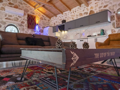  gece  -  Kasım
  | Antalya Kalkan Sarıbelen'de Doğanın Kalbinde Özel Havuzlu Jakuzili Lüks Tatil Deneyimi