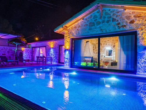 gece - Kasım
| Antalya Kalkan Sarıbelen'de Doğanın Kalbinde Özel Havuzlu Jakuzili Lüks Tatil Deneyimi