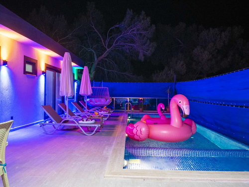  gece  -  Kasım
  | Kalkan Akbel Muhafazakar Villa (4 Kişilik, Çocuk Havuzlu, Jakuzili Seçenekli)