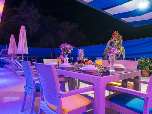  gece  -  Kasım
  | Kalkan Akbel Muhafazakar Villa (4 Kişilik, Çocuk Havuzlu, Jakuzili Seçenekli)