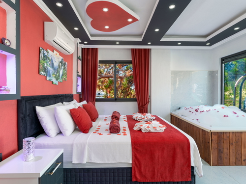 gece  -  Kasım
  | Kalkan Akbel Muhafazakar Villa (4 Kişilik, Çocuk Havuzlu, Jakuzili Seçenekli)