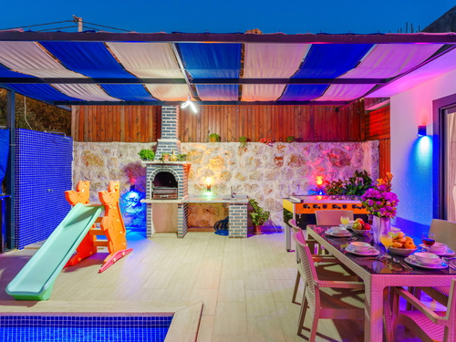  gece  -  Kasım
  | Kalkan Akbel Muhafazakar Villa (4 Kişilik, Çocuk Havuzlu, Jakuzili Seçenekli)