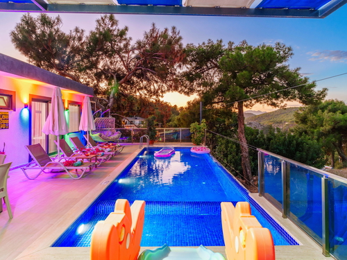 gece  -  Kasım
  | Kalkan Akbel Muhafazakar Villa (4 Kişilik, Çocuk Havuzlu, Jakuzili Seçenekli)