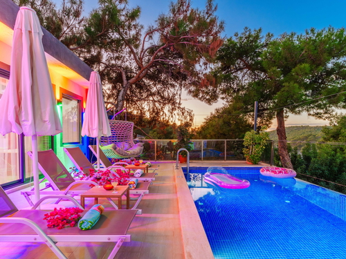 gece  -  Kasım
  | Kalkan Akbel Muhafazakar Villa (4 Kişilik, Çocuk Havuzlu, Jakuzili Seçenekli)