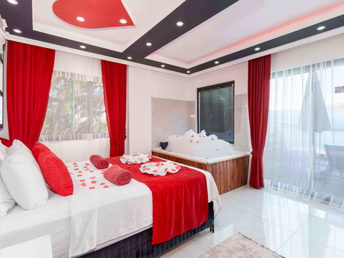  gece  -  Kasım
  | Kalkan Akbel Muhafazakar Villa (4 Kişilik, Çocuk Havuzlu, Jakuzili Seçenekli)