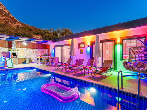  gece  -  Kasım
  | Kalkan Akbel Muhafazakar Villa (4 Kişilik, Çocuk Havuzlu, Jakuzili Seçenekli)
