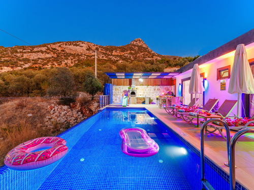  gece  -  Kasım
  | Kalkan Akbel Muhafazakar Villa (4 Kişilik, Çocuk Havuzlu, Jakuzili Seçenekli)