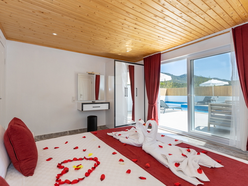  gece  -  Kasım
  | Kalkan İkizce'de 4 Kişilik Havuzlu Villa – Huzurlu Tatil