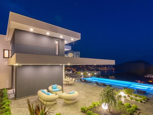  gece  -  Kasım
  | Kalkan Merkezde Ultra Lüks Villa: Deniz Manzaralı Havuz, 8 Kişilik