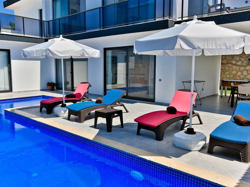  gece  -  Kasım
  | Kalkan Yeşilköy, Gemicik Mevkiinde, Muhafazakar ve Jakuzili Bahçeli Villa