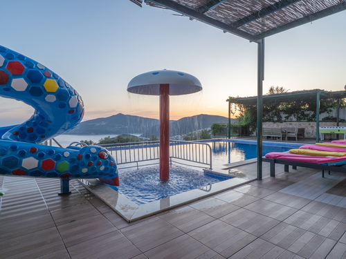 gece  -  Kasım
  | Kalkan'da Lüks Villa: Deniz Manzaralı, Isıtmalı Havuzlu, 14 Kişilik