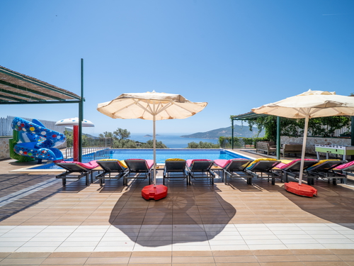  gece  -  Kasım
  | Kalkan'da Lüks Villa: Deniz Manzaralı, Isıtmalı Havuzlu, 14 Kişilik