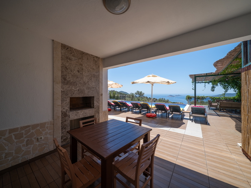  gece  -  Kasım
  | Kalkan'da Lüks Villa: Deniz Manzaralı, Isıtmalı Havuzlu, 14 Kişilik