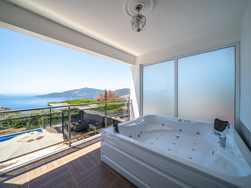  gece  -  Kasım
  | Kalkan'da Lüks Villa: Deniz Manzaralı, Isıtmalı Havuzlu, 14 Kişilik