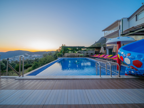  gece  -  Kasım
  | Kalkan'da Lüks Villa: Deniz Manzaralı, Isıtmalı Havuzlu, 14 Kişilik