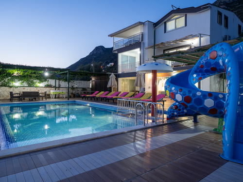  gece  -  Kasım
  | Kalkan'da Lüks Villa: Deniz Manzaralı, Isıtmalı Havuzlu, 14 Kişilik